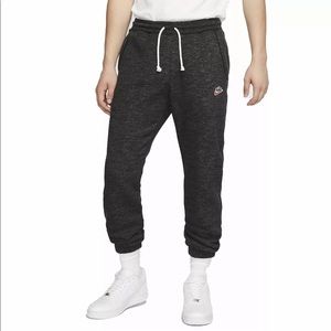 NIKE Men's $70 JOGGER Taper Leg Sweatpants Pant